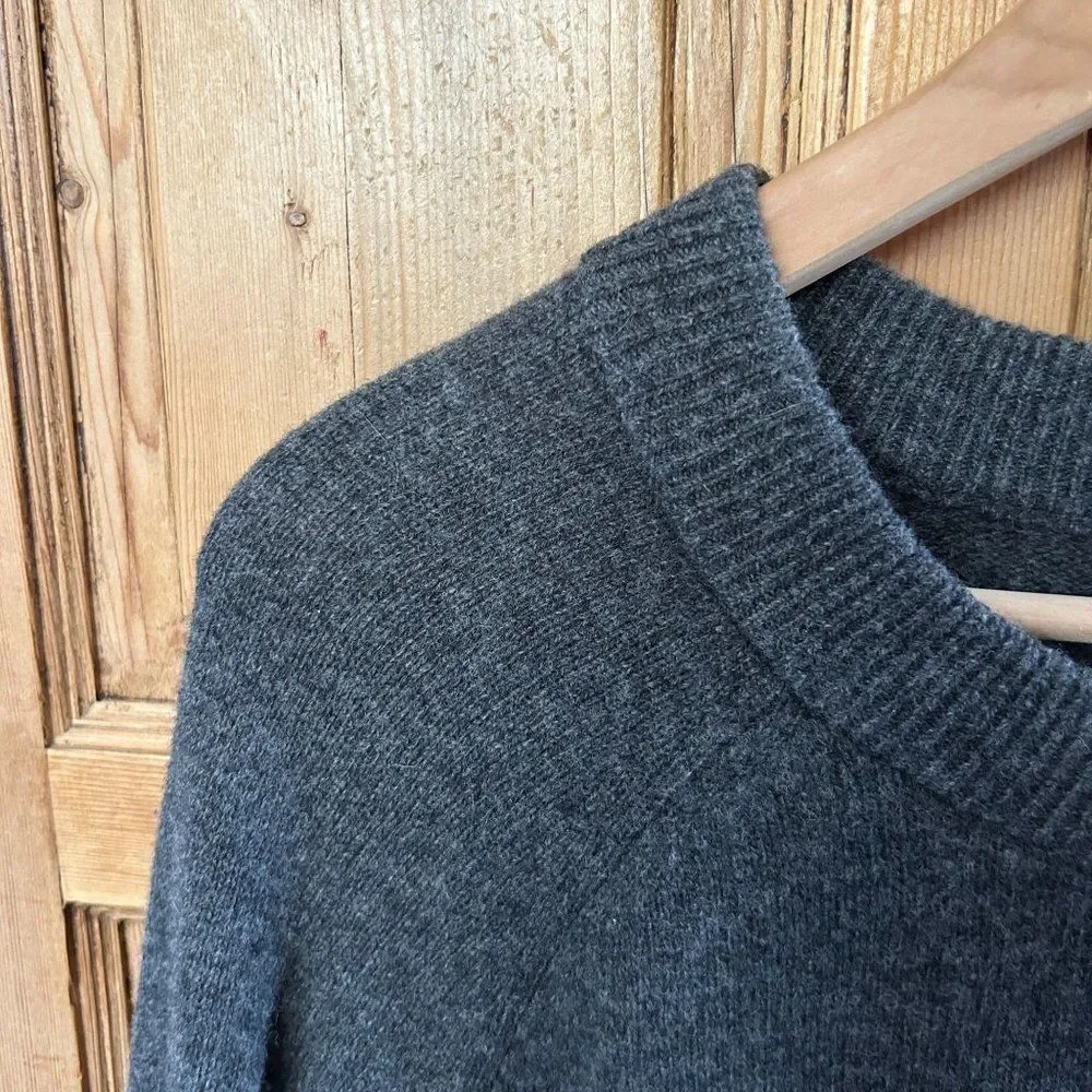 Kate Spade Medium Gray‎ Knit Sweater Crewneck Bow Detail Leather Patch Charcoal